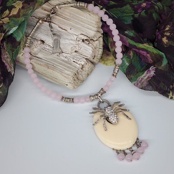 Natural Stones Rose Quartz Spider 🕷 Pendant Jewelry Silver Necklace - Picture 2 of 11